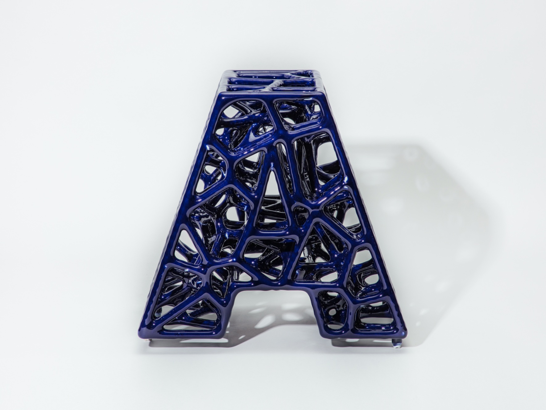アルファベットのテストピース Voronoi Alphabetの写真